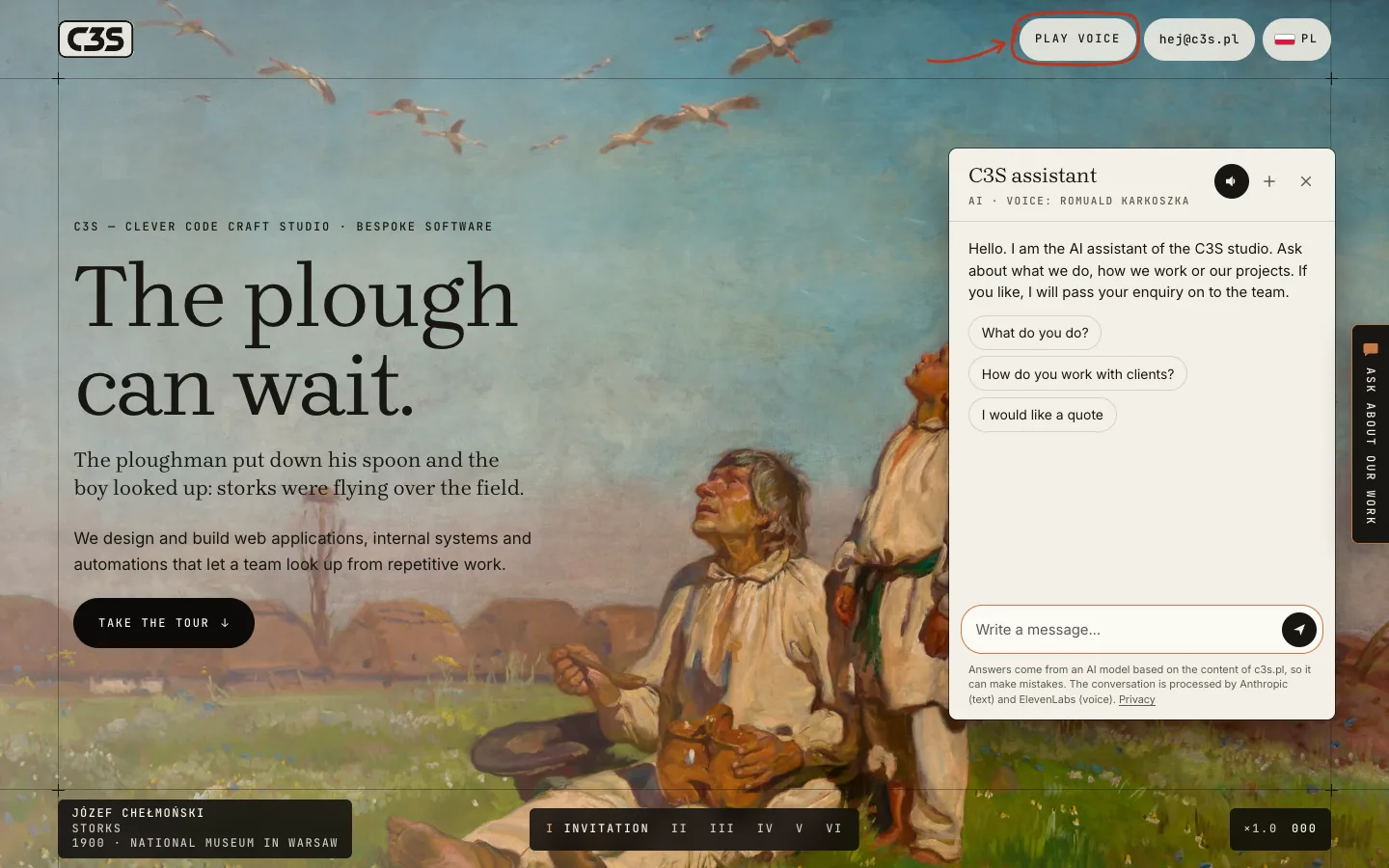 The C3S assistant's chat window open on the c3s.pl home page: a greeting, three suggested questions, the message field and the header “AI · voice: Romuald Karkoszka”